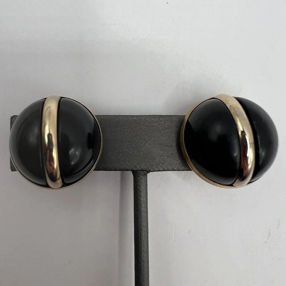 Vintage Sarah‎ Coventry Clip On Earrings Black Button Gold Tone Accents